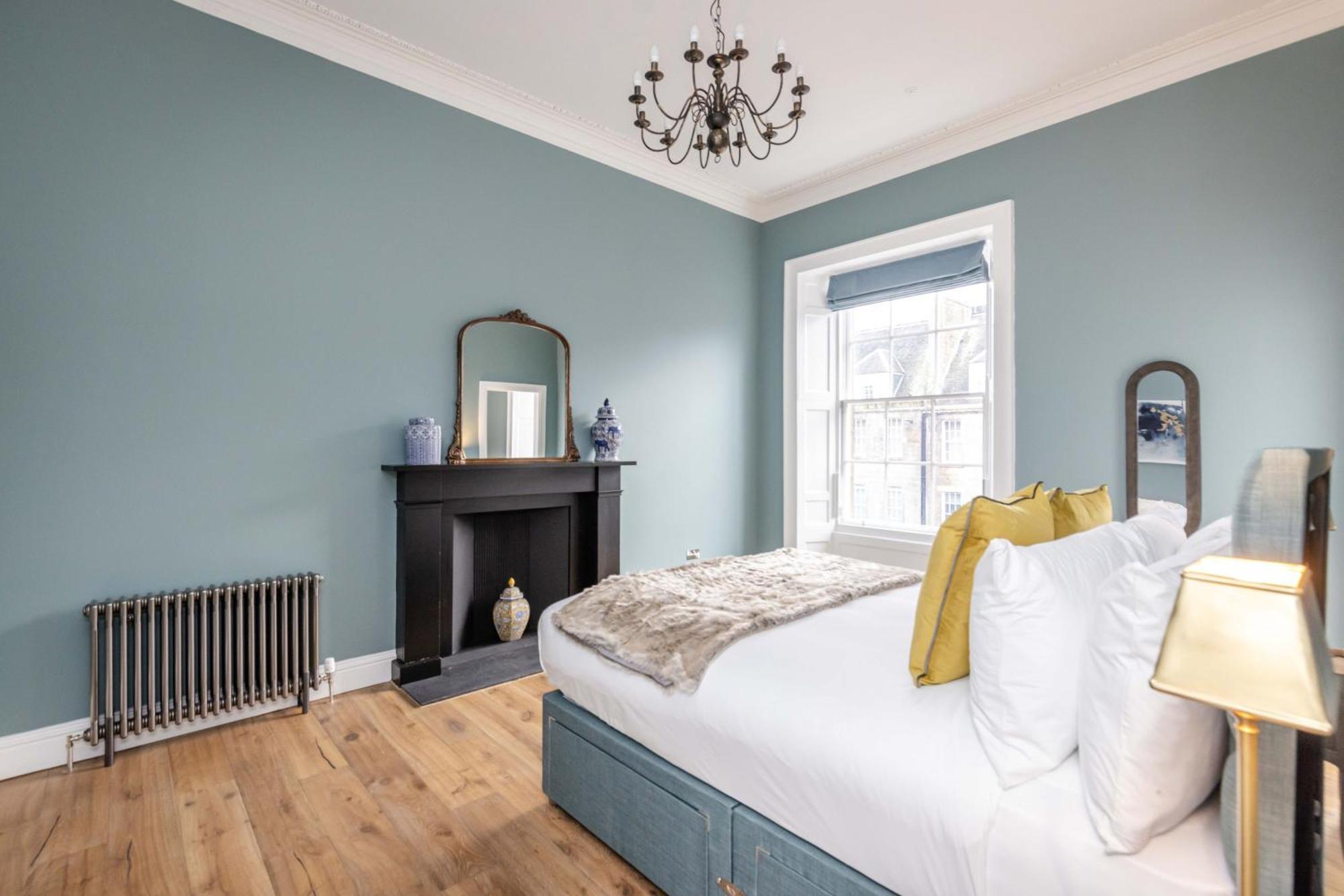 Dragon Suites Luxury Apartments At 9 Albyn Place Единбург Екстер'єр фото