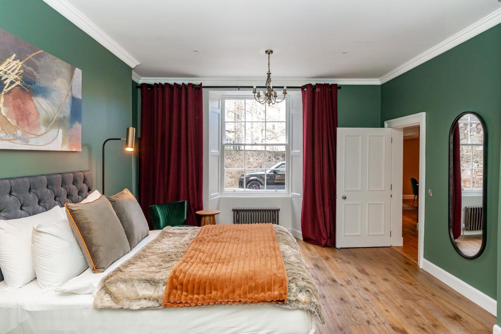 Dragon Suites Luxury Apartments At 9 Albyn Place Единбург Екстер'єр фото
