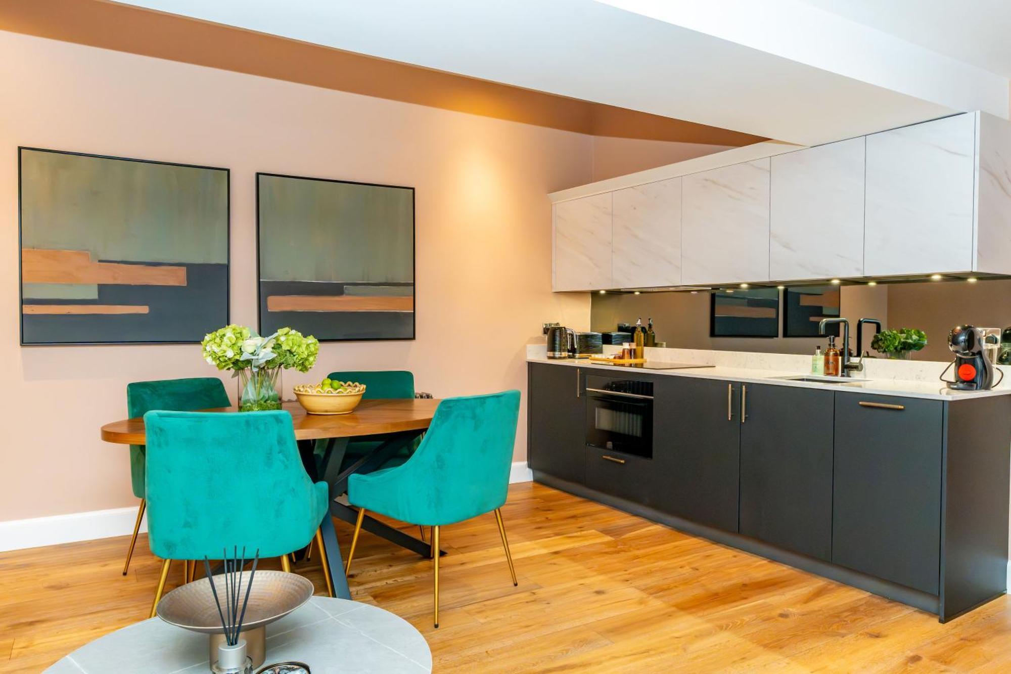 Dragon Suites Luxury Apartments At 9 Albyn Place Единбург Екстер'єр фото