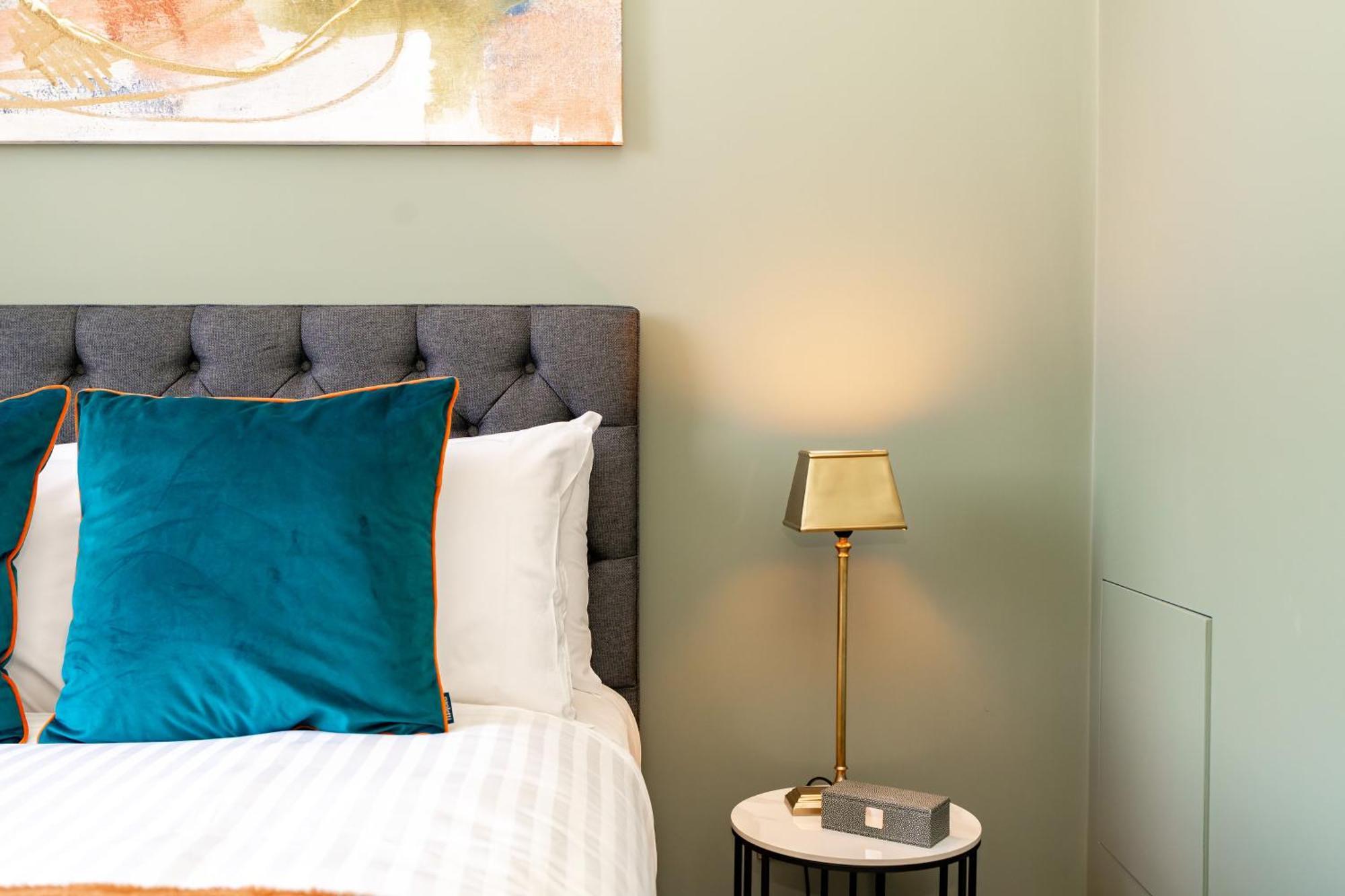 Dragon Suites Luxury Apartments At 9 Albyn Place Единбург Екстер'єр фото