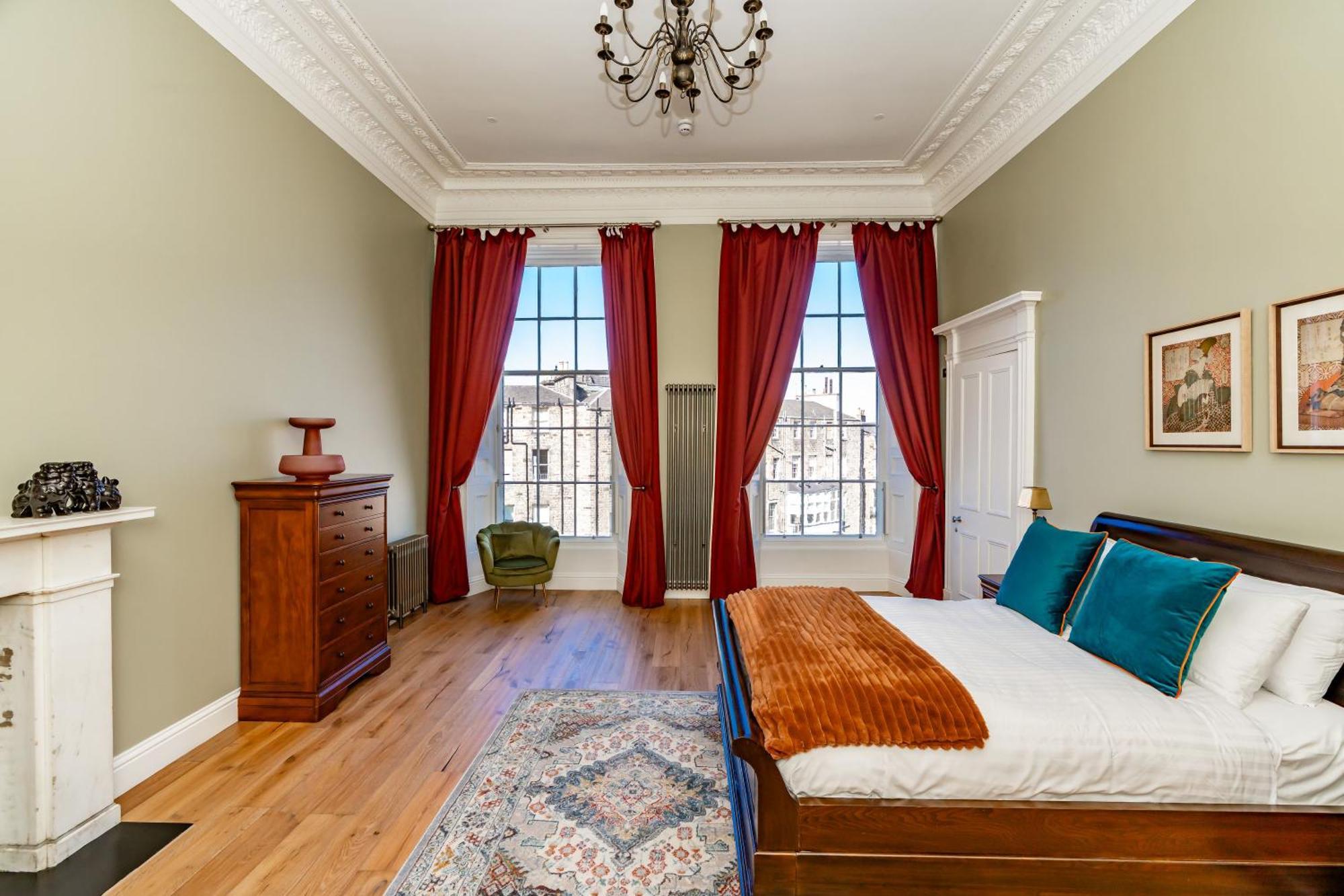Dragon Suites Luxury Apartments At 9 Albyn Place Единбург Екстер'єр фото