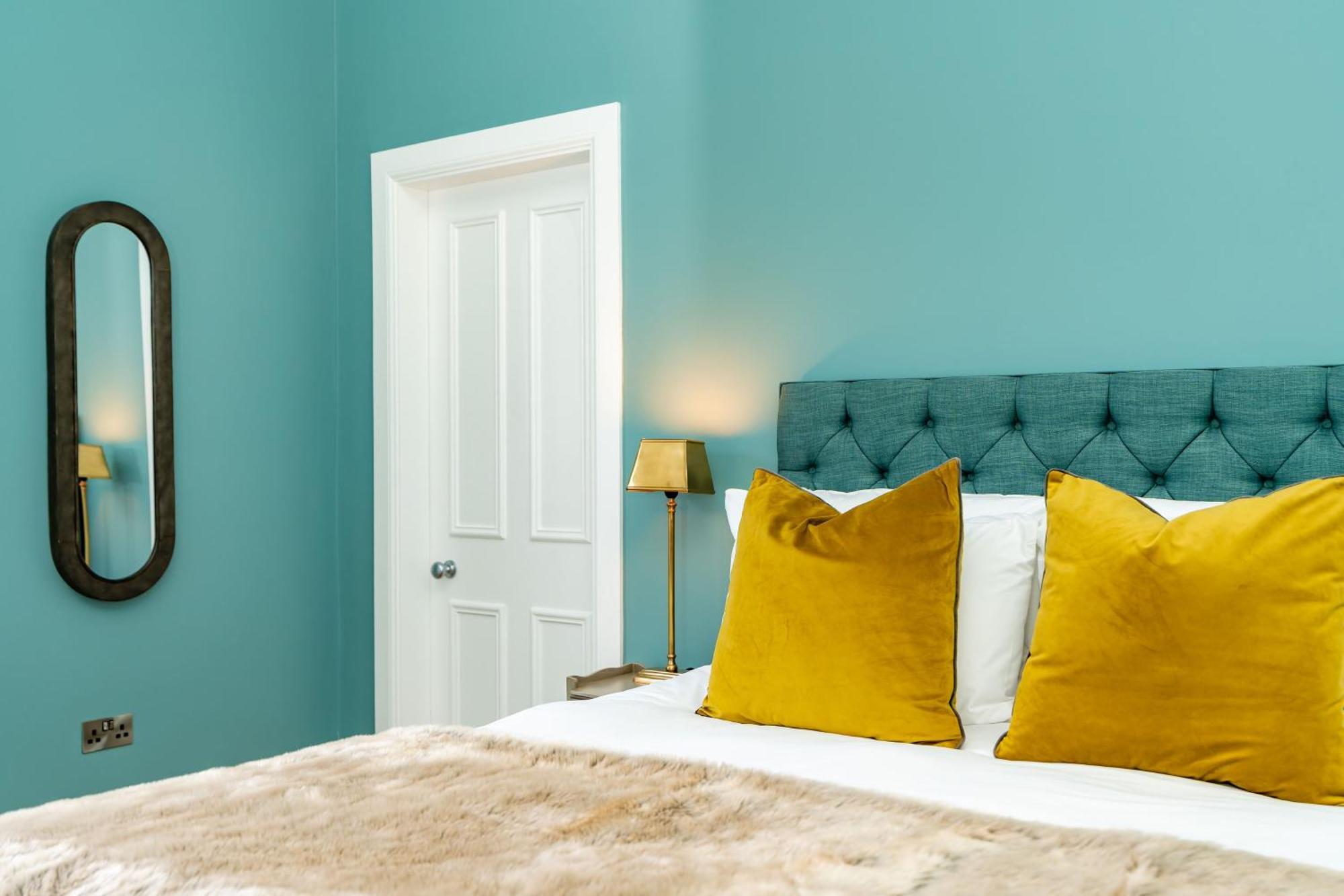 Dragon Suites Luxury Apartments At 9 Albyn Place Единбург Екстер'єр фото